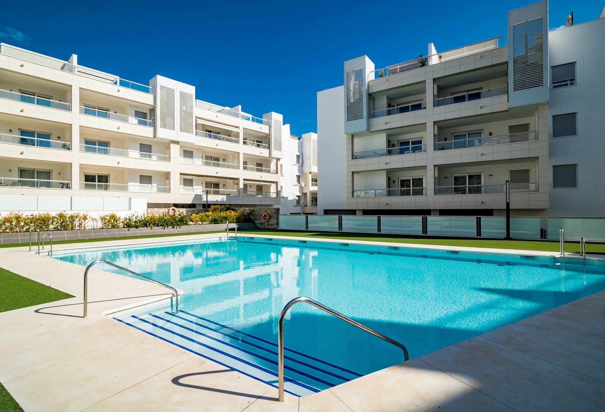 Lab-modern 3 Bedroom Near Appartement *