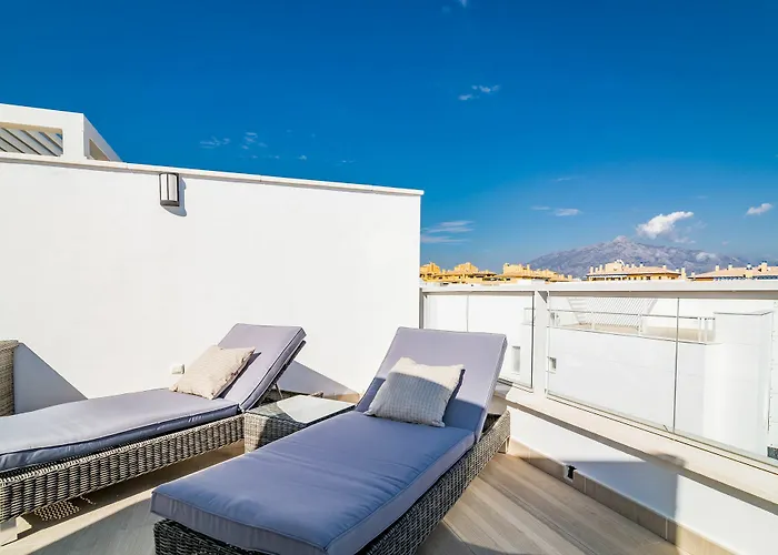 Lab-Modern 3 Bedroom Apart Near Beach